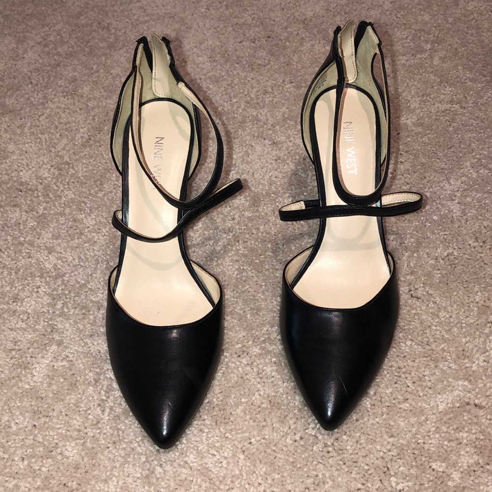 NWOT Nine West Black strappy heels!